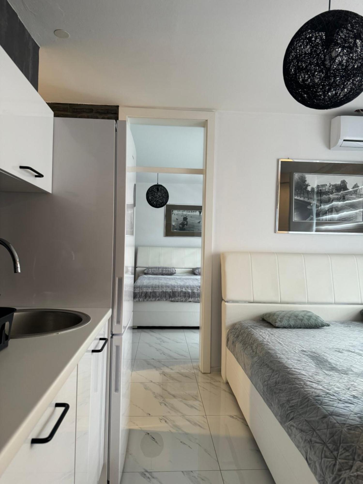 Center 2 Apartment *