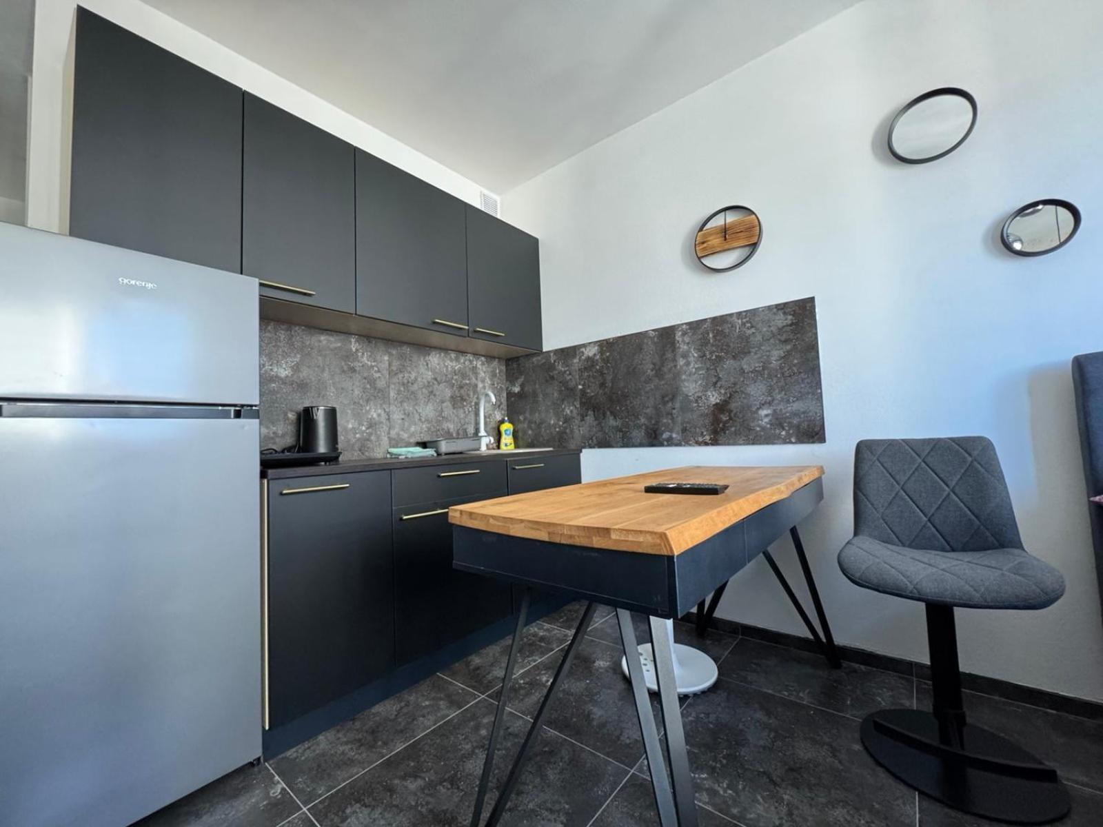 Center 2 Apartment